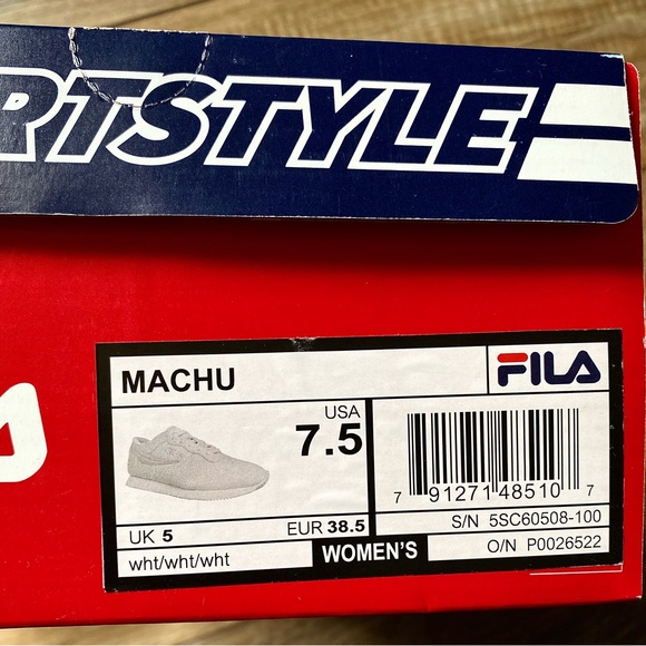 NEW in box ~ FILA Women’s White Machu Casual Walking Shoes Size 7.5 - Picture 7 of 7